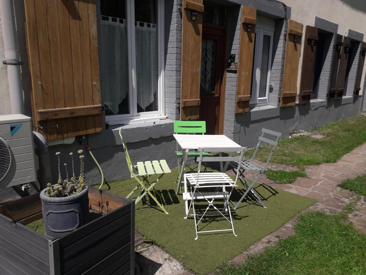 Gites, Les Jonquilles, Le Sagard Et Bungalow Les Brimbelles, Nature Et Detente La Houssiere Luaran gambar